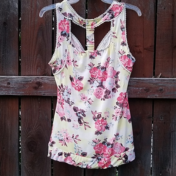 💛American Rag flowered top💛 - Picture 3 of 5